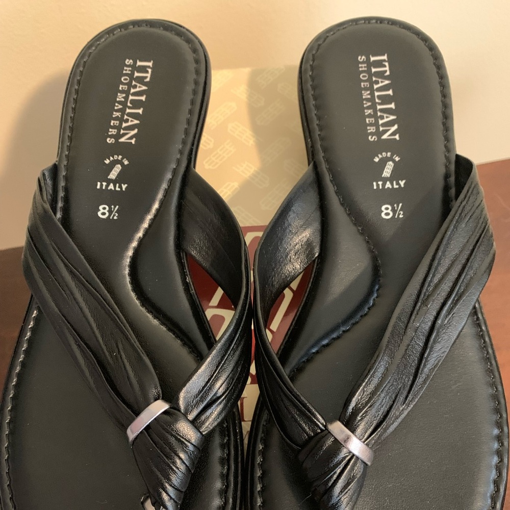 Italian Shoemakers Vivienne Sandals Size 8.5 Black Two Pairs